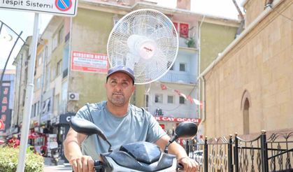 Kırşehir’de Sıcaktan Bunalan Taşımacı Çareyi Vantilatörde Buldu