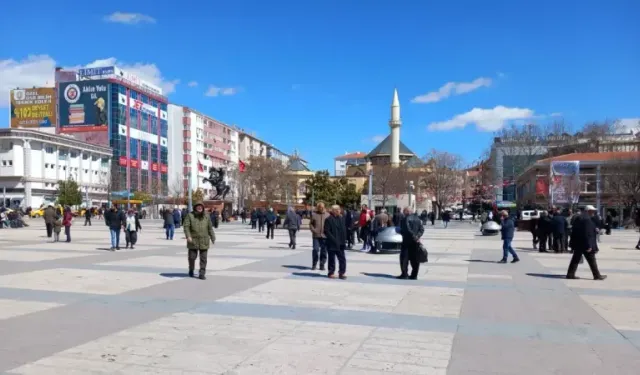 Kırşehir Cuma namazı saat kaçta? (04 Ekim )