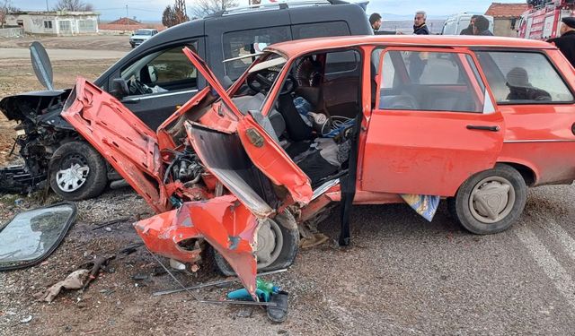 Kırşehir Mucur'da trafik kazası: 1'i ağır 3 yaralı