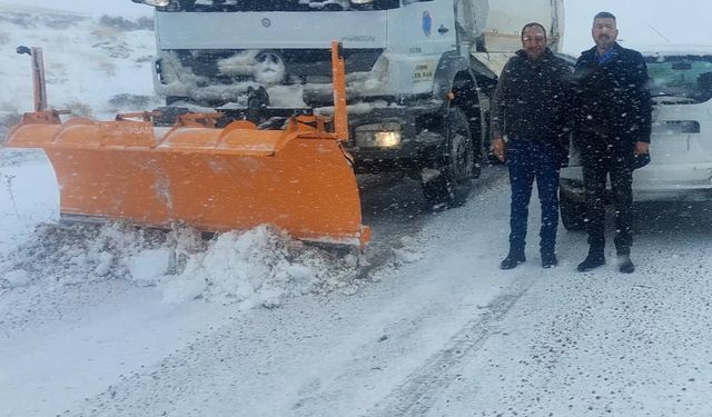 Kritik köy yollarında kar küreme çalışmaları hızlandı