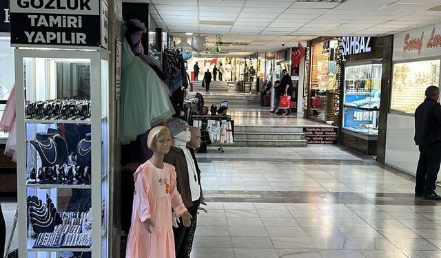 Bayram öncesi esnafların yüzü gülmüyor