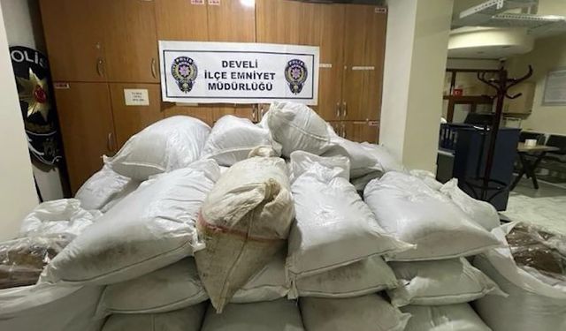 1 ton kaçak tütün yakalandı