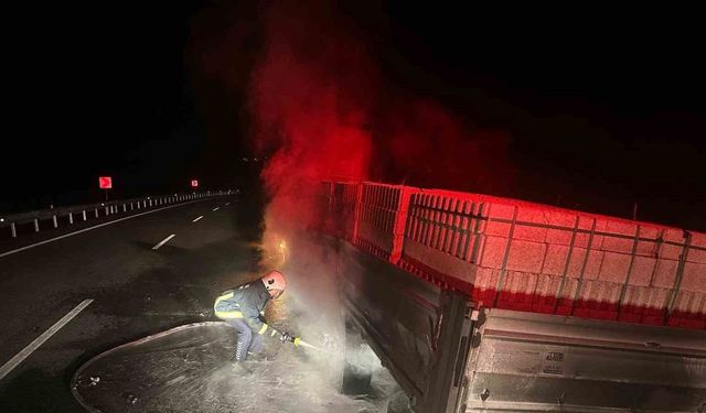 Akseki’de rampa inerken balataları yanan tır alev aldı