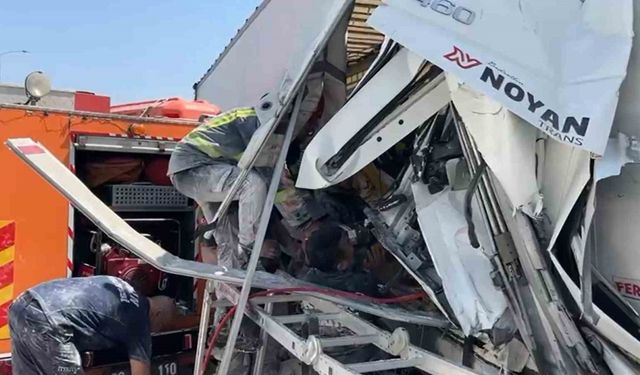Aydın’da tırlar birbirine girdi: 1 yaralı