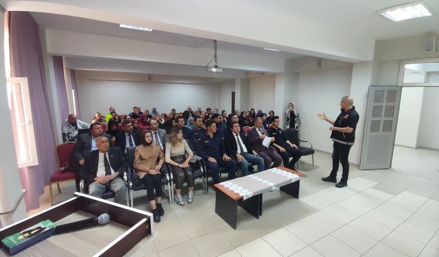 Aile yılı kapsamında Akpınar’da şiddet ve bağımlılıkla mücadele eğitimi