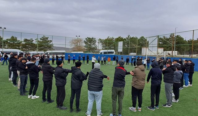 Gençler, ÇEDES Projesi kapsamında eğitim ve sosyal beceriler geliştirdi