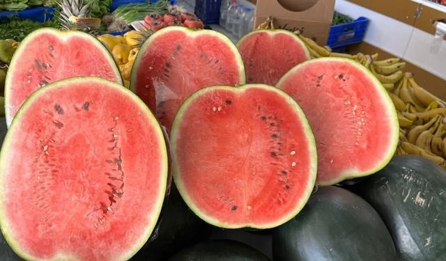 Kırşehir sofralarını şenlendiren karpuzun kilosu 7 TL’den alıcı buldu