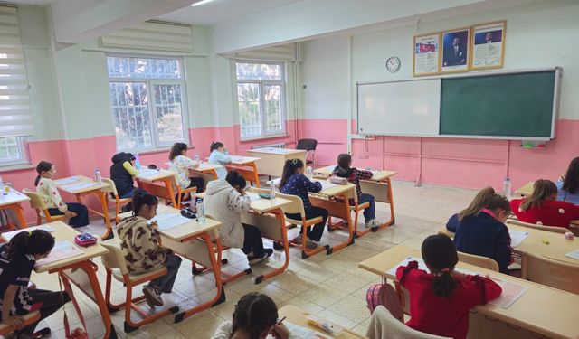 Öğrenciler aynı hedef için yarıştı: Kırşehir’de kayıt sınavına yoğun ilgi