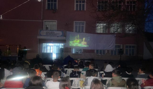 Kızıldağyeniyapan’da açık havada beyaz perdeyle buluşma