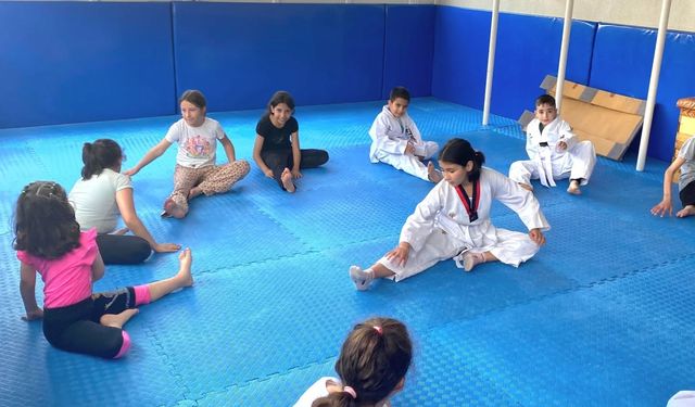 Mucur Spor Salonu’nda Taekwondo heyecanı