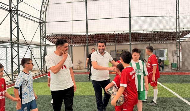 Kaman'da geleceğin yıldızları halı sahada buluştu
