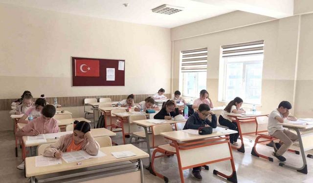 Proje okullarına girmek için ter döktüler