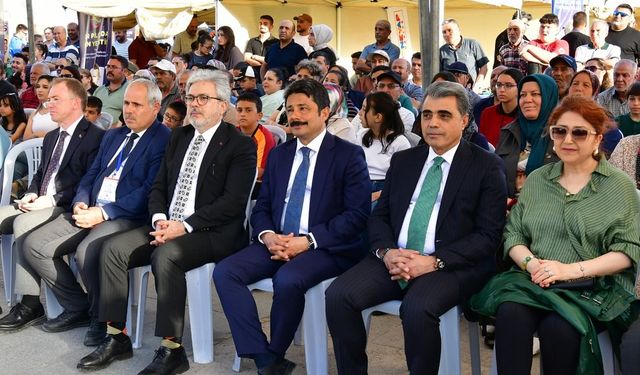 Bakan Yardımcısı Yelkenci, Maarif Korosu’ndan türküler dinledi