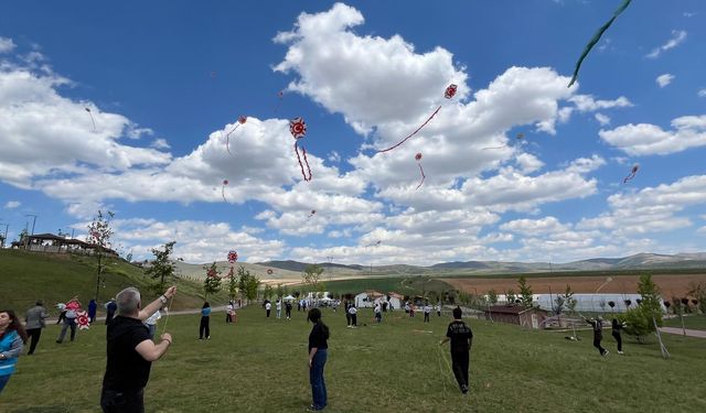 Kırşehir’de 19 Mayıs coşkusu göğe taşındı
