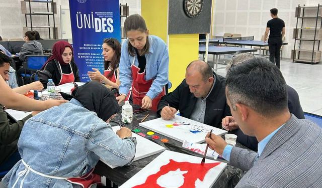 Kırşehir'de gençler ve şehit yakınları resimle buluştu