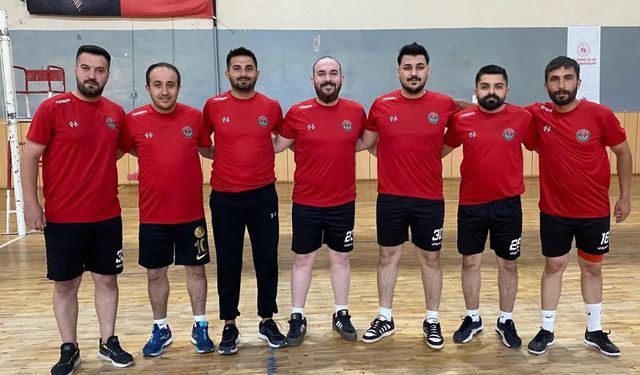 Mucur’da turnuva galibiyetle başladılar