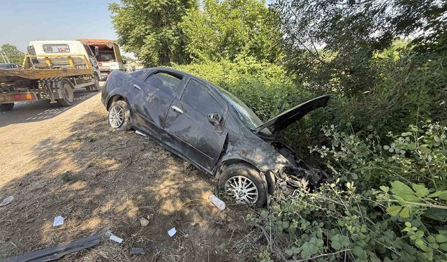 Kontrolden çıkarak bariyerlere çarpan otomobile tanker çarptı: 7 yaralı