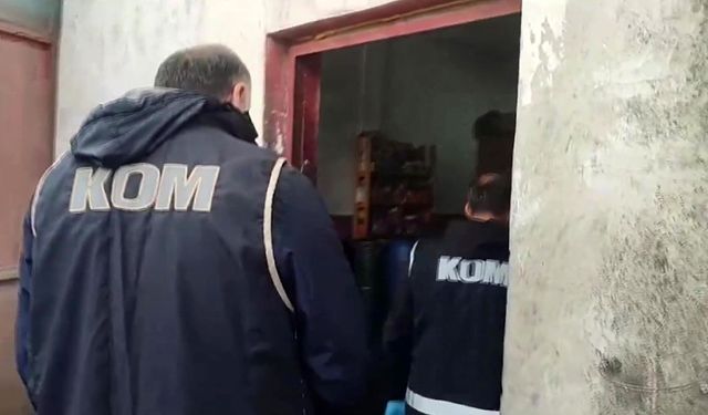 Yasaklı madde satıcısı 3 kişi tutuklandı