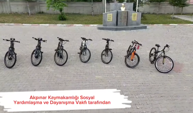 Akpınar'da karne sevinci pedallara taşındı