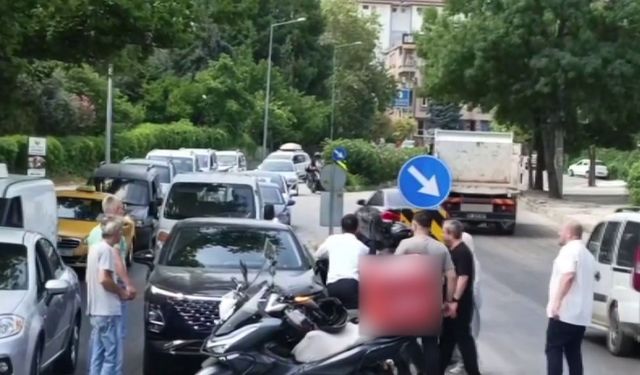 Bursa’da yol verme kavgası kamerada