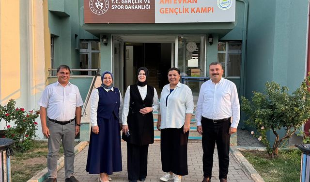 Pelitoğlu, Ahi Evran Gençlik Kampı’nda gençlerle buluştu