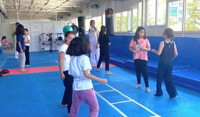 Taekwondo antrenmanları devam ediyor