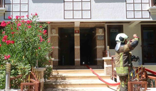 Apartmanın bodrum katında yangın çıktı