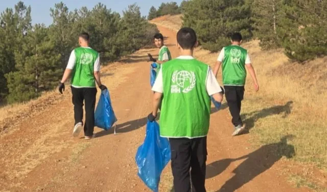 İHH Gönüllüleri günün ilk ışıklarıyla sahada