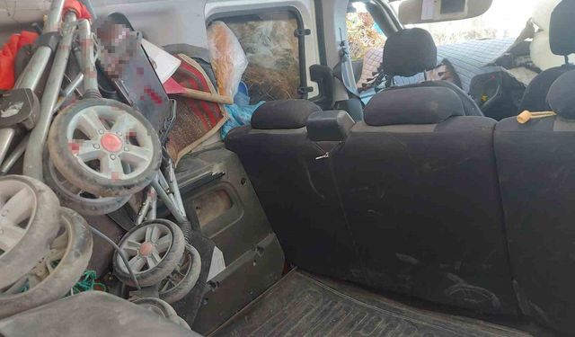Ehliyetsiz araç kullanan genç trafik kazası yaptı: 3 yaralı
