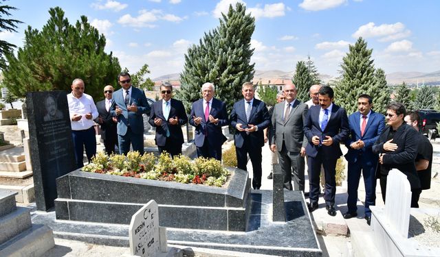 Festival öncesi Neşet Ertaş anıldı