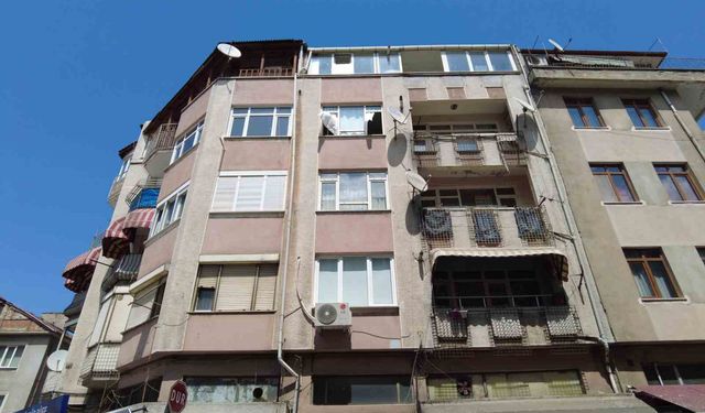 Kolonlar alarm verdi: Bina tahliye edildi