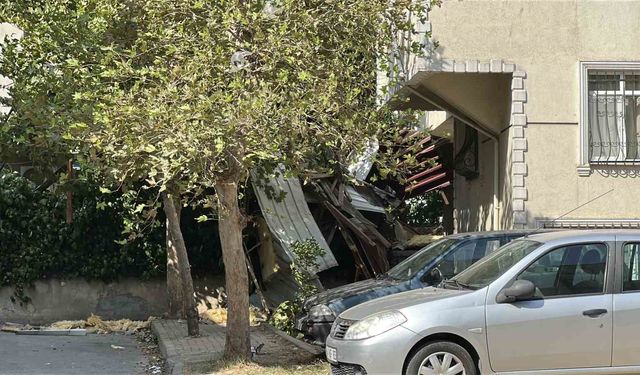 Rüzgar çatı uçurdu