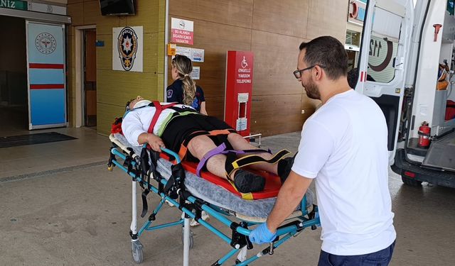Yolcu otobüsü ile tır çarpıştı, 1 kişi yaralandı