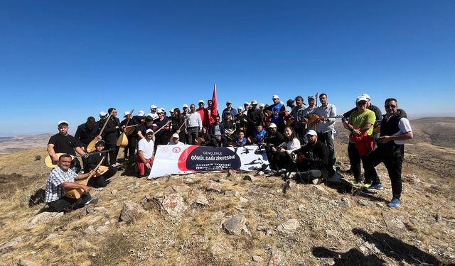 40 saz ile bin 840 metrede Neşet Ertaş anıldı