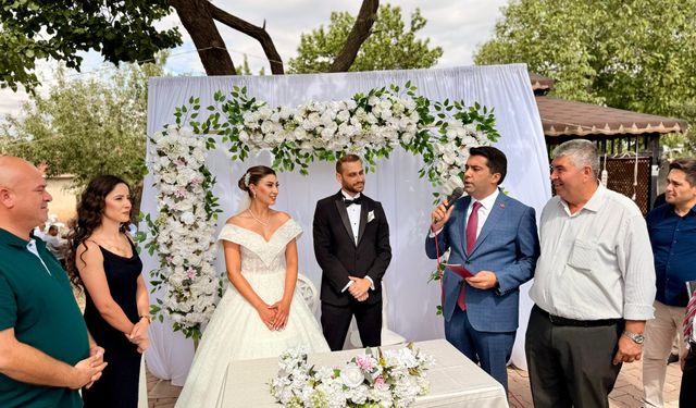 Demirci, mutluluğa imza atmaya devam ediyor