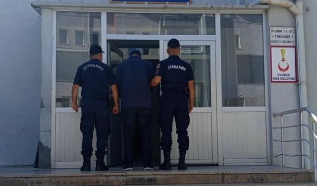 Mucur’da firari FETÖ şüphelisi cenazede yakalandı