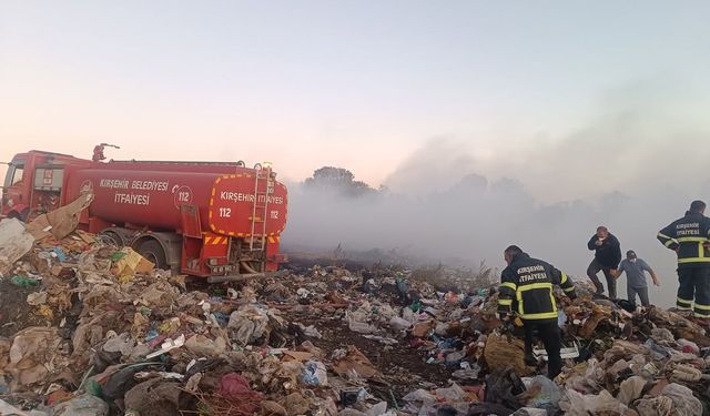 Akçakent’te çöp alanında çıkan yangın korkuttu
