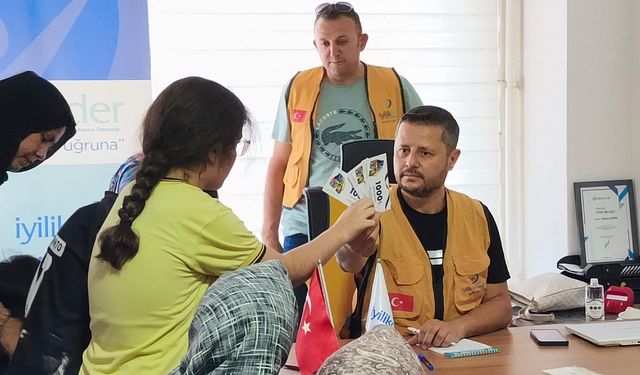 Kırşehir’de yüzlerce öğrenciye kırtasiye yardımı yapıldı