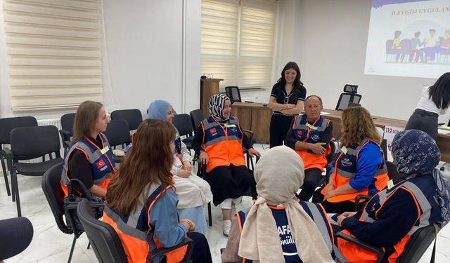 Kırşehir’de afet gönüllülerine psikolojik ilk yardım eğitimi