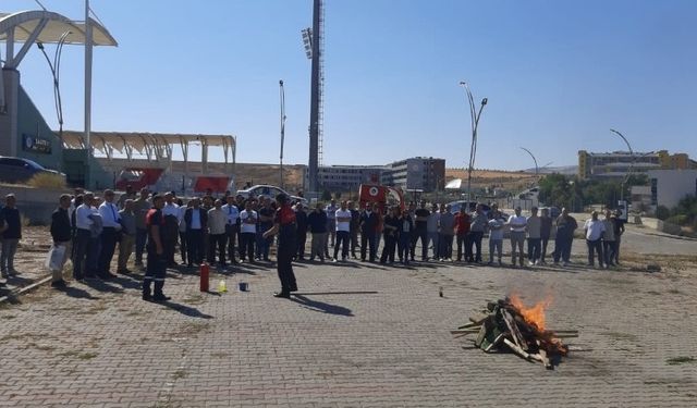 Uygulamalı yangın eğitimi verildi