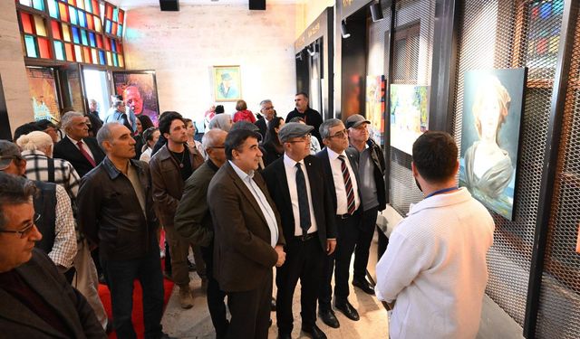 Kırşehir Sanat Günleri’nde renkli sergi göz kamaştırdı!