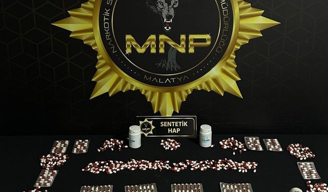 898 adet yasaklı madde ele geçirildi: 2 gözaltı