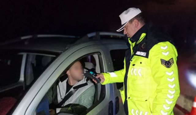 Alkollü ve Ehliyetsiz Sürücüye 27 Bin 944 Lira Ceza