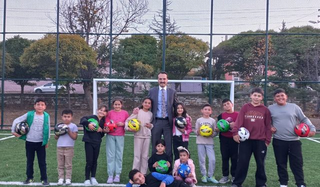 Akpınar’da spor sahaları gençlerle canlandı