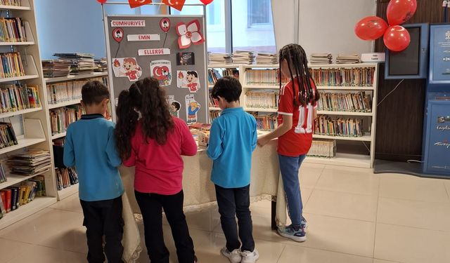 Aşık Paşa Kütüphanesi’nde Cumhuriyet Bayramı Kitap Sergisi açıldı