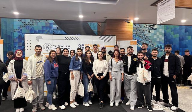 Kırşehir’den gençler 30 Altı Gençlik Zirvesi’ne katıldı