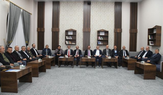 Prof. Dr. Eyüp Debik, Kırşehir’de Ahiliğin ilim ve ahlak boyutunu anlattı