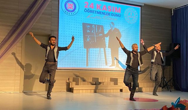 Bil Koleji'nden öğretmenler gününe özel muhteşem gösteri