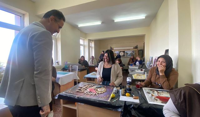 Kaman’da okul ve halk eğitimi merkezinde eğitim faaliyetleri değerlendirildi