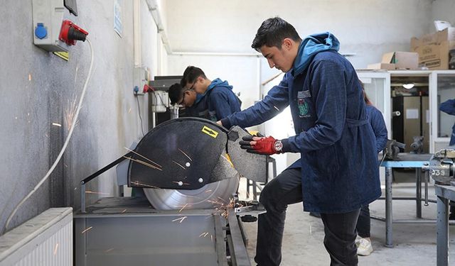 Meslek Lisesi mezunlarına 3,75 Milyar TL’lik destek!